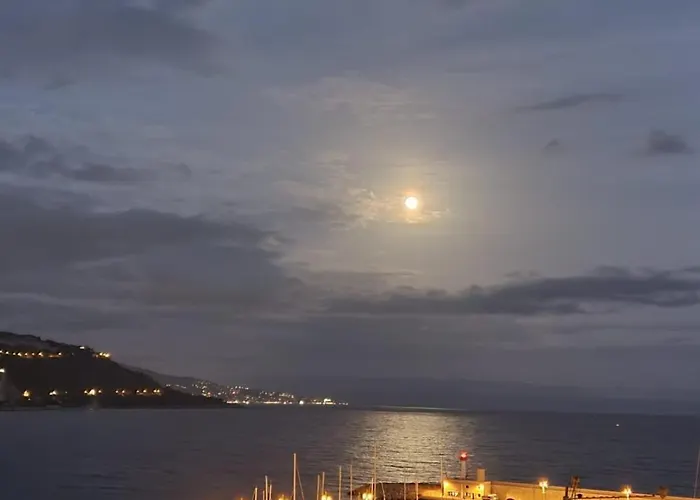 Bay Sea View Old Town Апартаменты