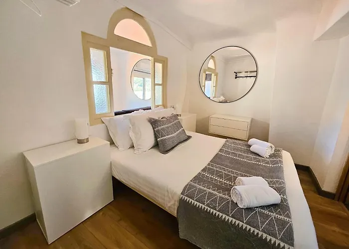 Апартаменты Bay Sea View Old Town Ментона
